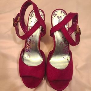 Brash size 10 Suede Heels